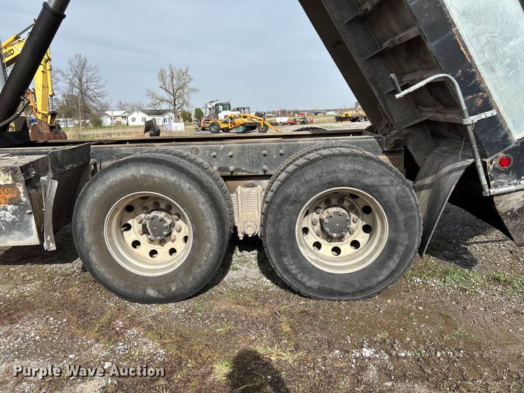 image for item EM0066 2004 Mack CV700 Series dump truck