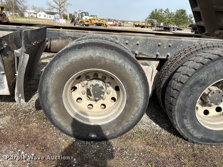 image for item EM0066 2004 Mack CV700 Series dump truck