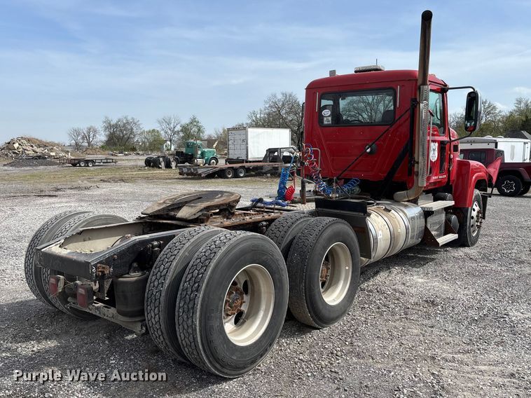image for item EM0081 2012 Mack CHU semi truck