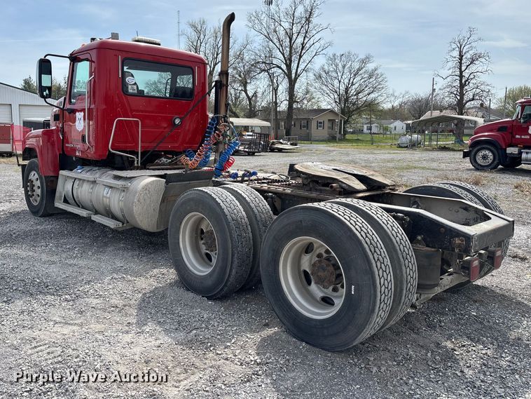 image for item EM0081 2012 Mack CHU semi truck