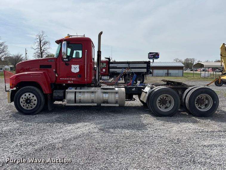 image for item EM0081 2012 Mack CHU semi truck