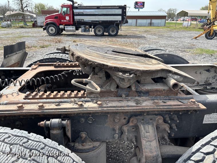 image for item EM0081 2012 Mack CHU semi truck