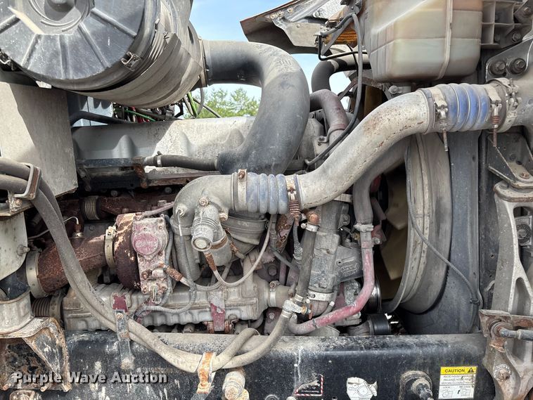 image for item EM0081 2012 Mack CHU semi truck