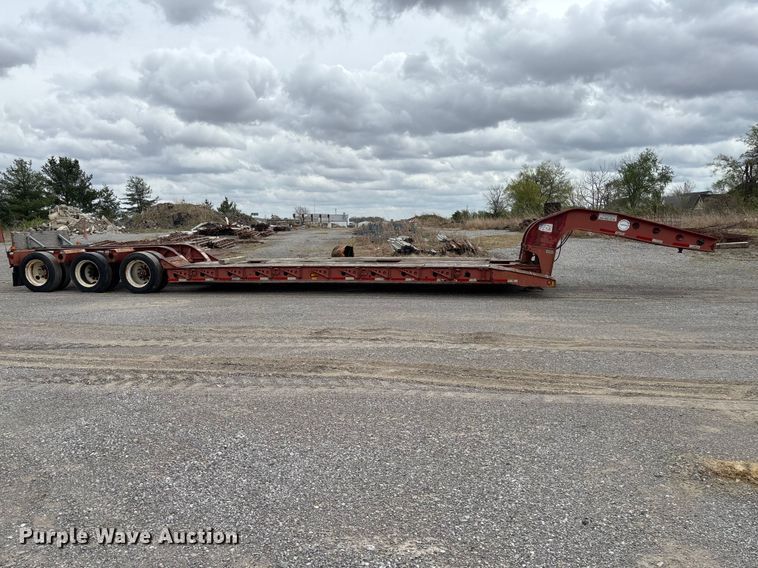 image for item EM0084 1997 Fontaine Specialized Inc TB50 lowboy equipment trailer