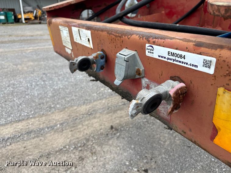 image for item EM0084 1997 Fontaine Specialized Inc TB50 lowboy equipment trailer