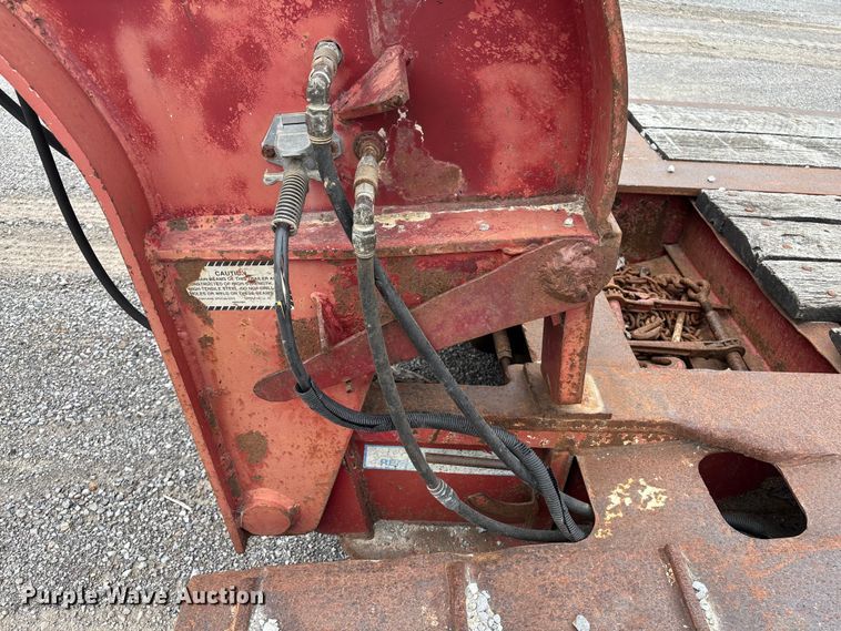 image for item EM0084 1997 Fontaine Specialized Inc TB50 lowboy equipment trailer