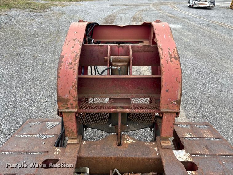 image for item EM0084 1997 Fontaine Specialized Inc TB50 lowboy equipment trailer