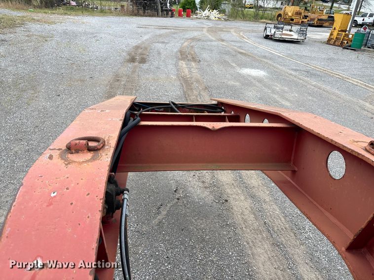 image for item EM0084 1997 Fontaine Specialized Inc TB50 lowboy equipment trailer