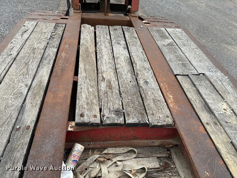 image for item EM0084 1997 Fontaine Specialized Inc TB50 lowboy equipment trailer