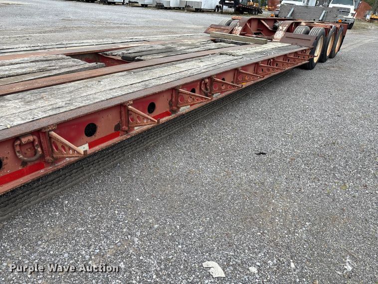image for item EM0084 1997 Fontaine Specialized Inc TB50 lowboy equipment trailer