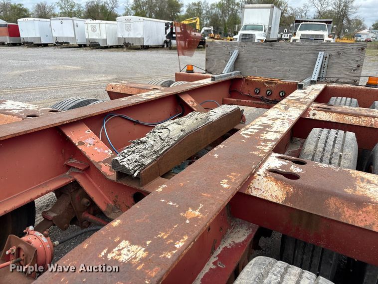 image for item EM0084 1997 Fontaine Specialized Inc TB50 lowboy equipment trailer