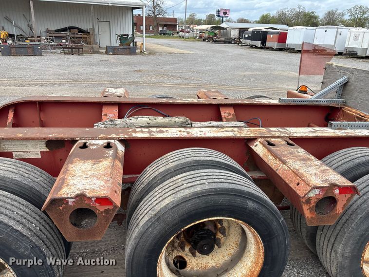 image for item EM0084 1997 Fontaine Specialized Inc TB50 lowboy equipment trailer