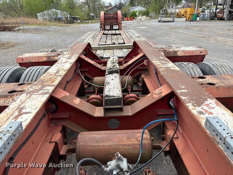 image for item EM0084 1997 Fontaine Specialized Inc TB50 lowboy equipment trailer