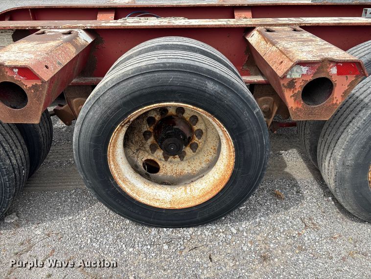 image for item EM0084 1997 Fontaine Specialized Inc TB50 lowboy equipment trailer