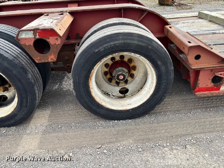 image for item EM0084 1997 Fontaine Specialized Inc TB50 lowboy equipment trailer