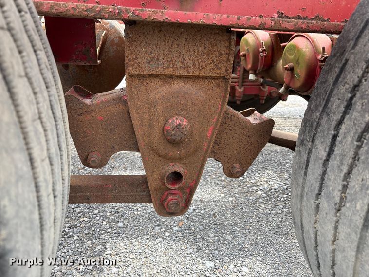 image for item EM0084 1997 Fontaine Specialized Inc TB50 lowboy equipment trailer