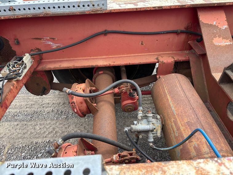 image for item EM0084 1997 Fontaine Specialized Inc TB50 lowboy equipment trailer
