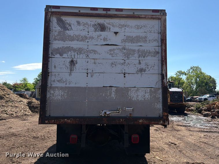 image for item EM0116 1995 Ford F800 box truck