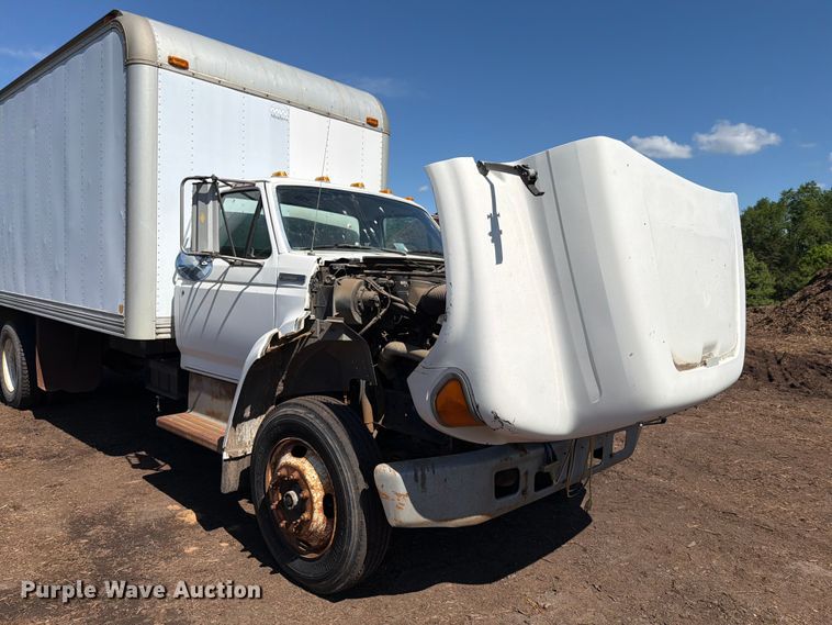 image for item EM0116 1995 Ford F800 box truck