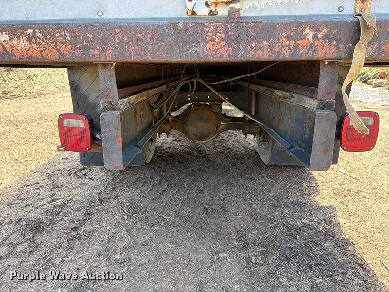 image for item EM0116 1995 Ford F800 box truck