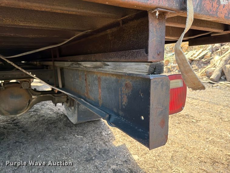image for item EM0116 1995 Ford F800 box truck