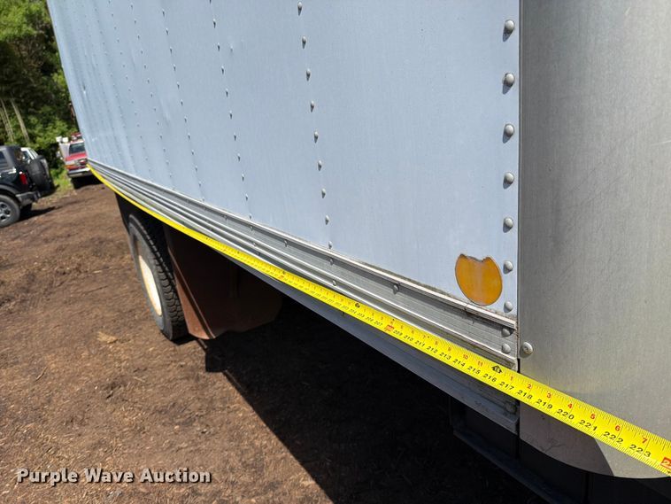 image for item EM0116 1995 Ford F800 box truck