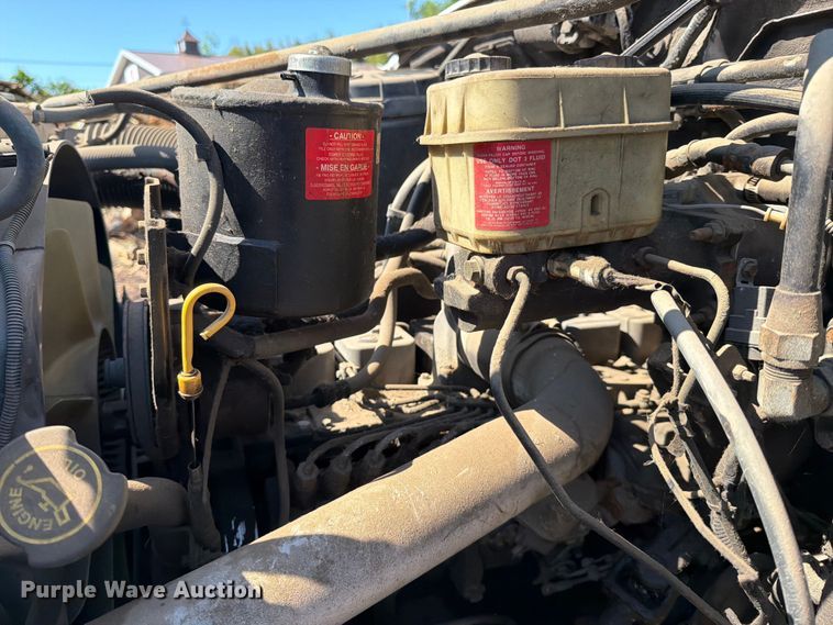 image for item EM0116 1995 Ford F800 box truck