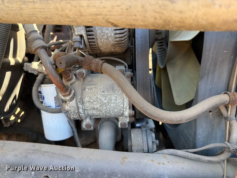 image for item EM0116 1995 Ford F800 box truck