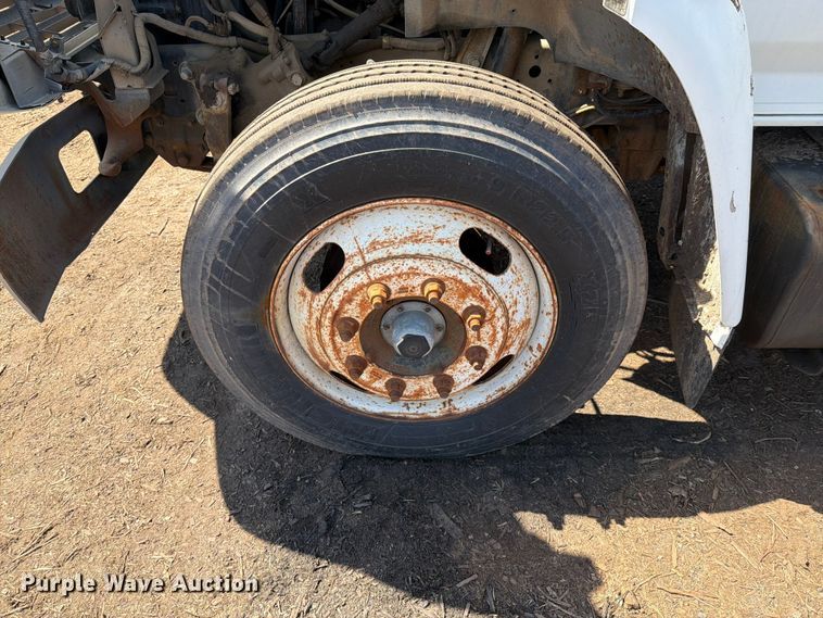 image for item EM0116 1995 Ford F800 box truck