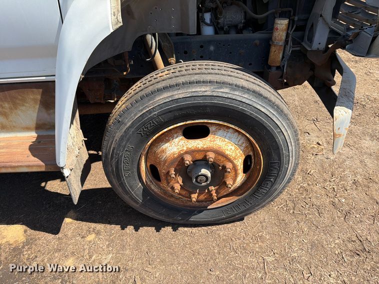 image for item EM0116 1995 Ford F800 box truck