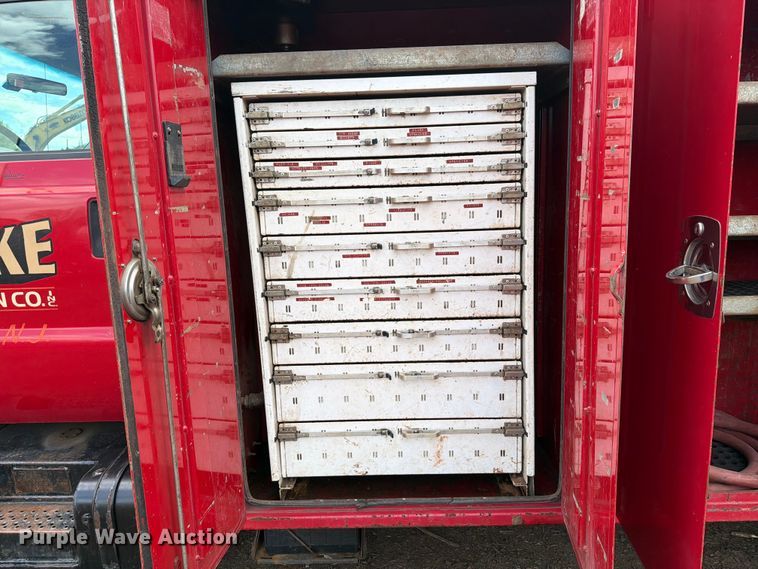 image for item EM0122 2003 Ford F650 utility / service truck