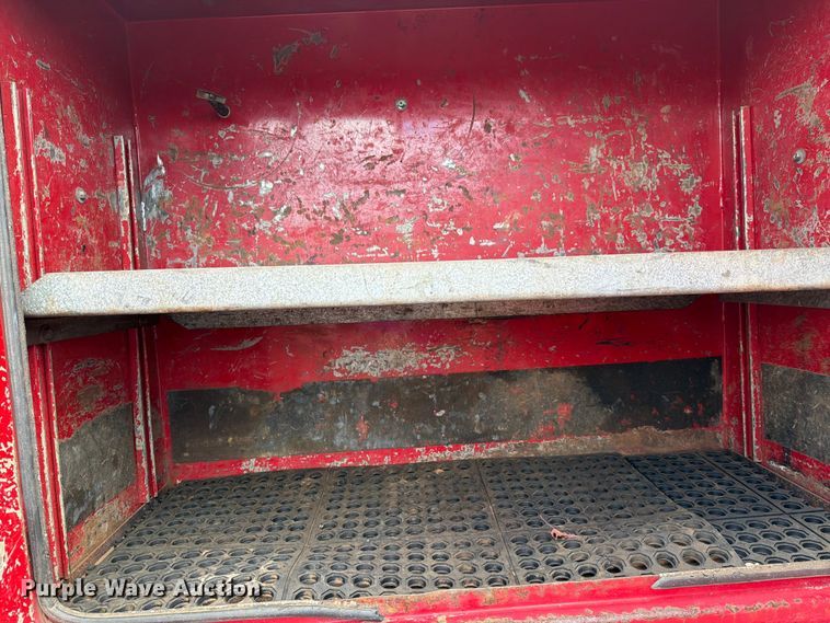 image for item EM0122 2003 Ford F650 utility / service truck
