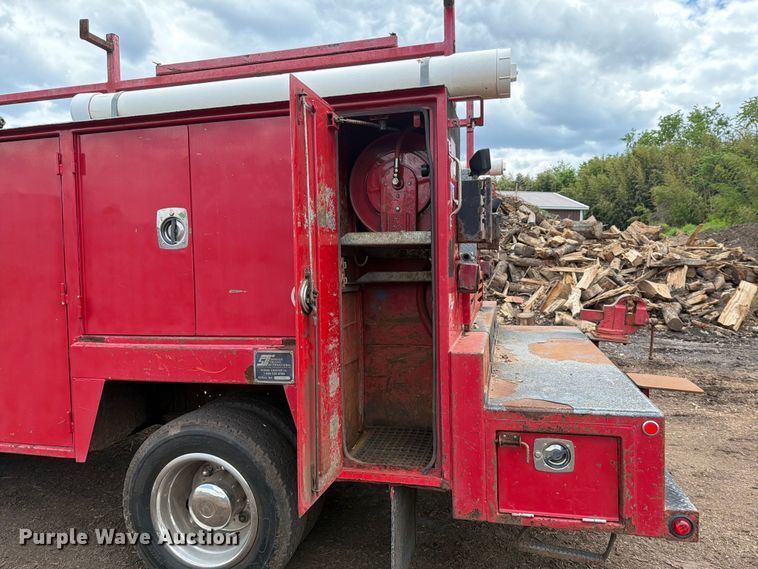 image for item EM0122 2003 Ford F650 utility / service truck