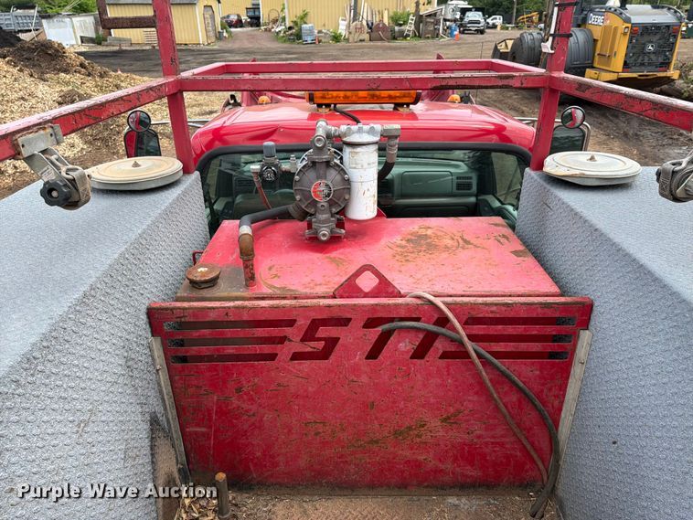 image for item EM0122 2003 Ford F650 utility / service truck
