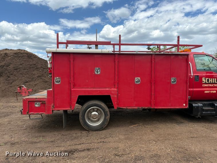 image for item EM0122 2003 Ford F650 utility / service truck