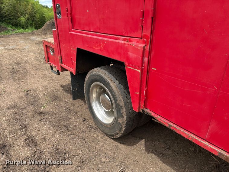 image for item EM0122 2003 Ford F650 utility / service truck