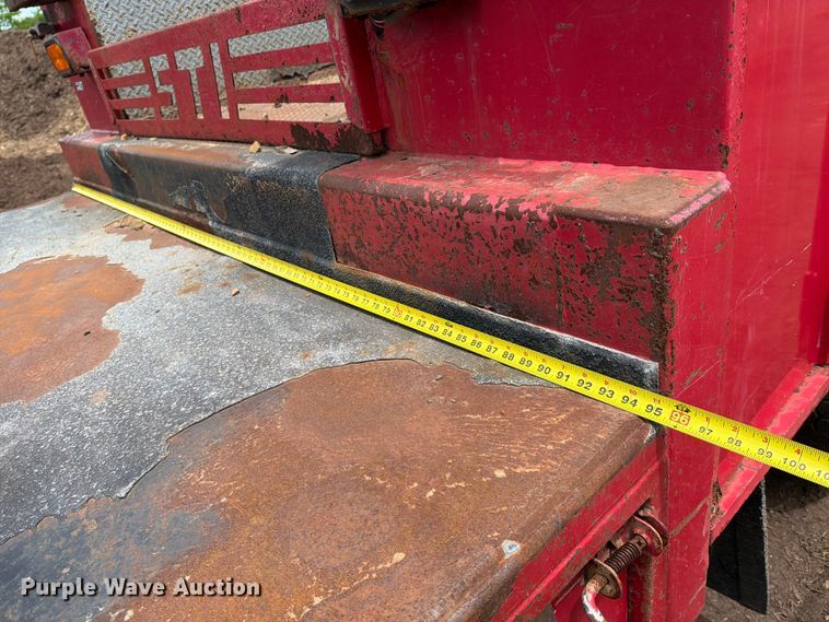 image for item EM0122 2003 Ford F650 utility / service truck