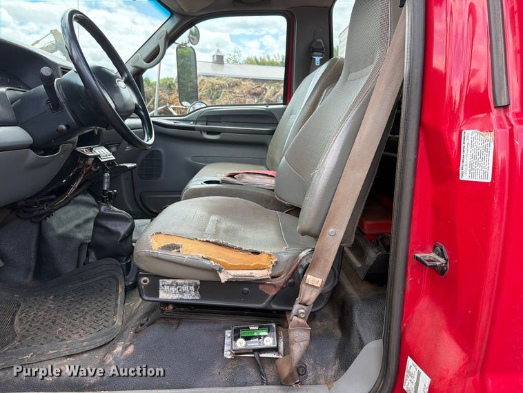 image for item EM0122 2003 Ford F650 utility / service truck