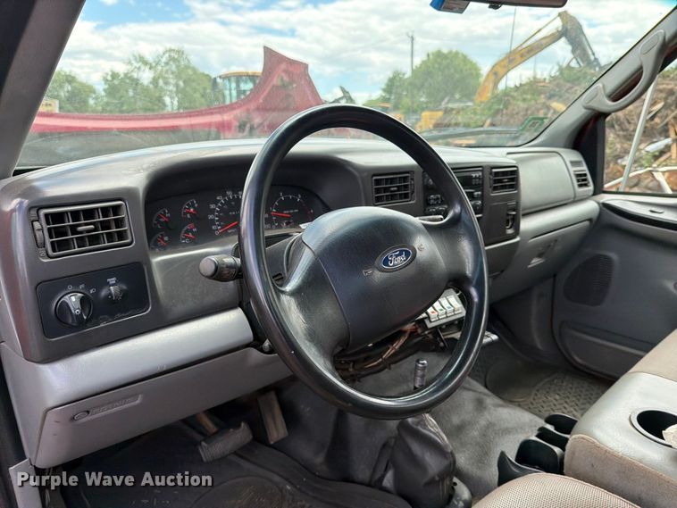 image for item EM0122 2003 Ford F650 utility / service truck