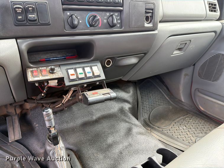 image for item EM0122 2003 Ford F650 utility / service truck