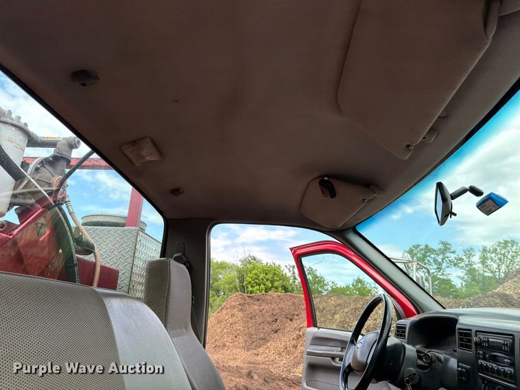 image for item EM0122 2003 Ford F650 utility / service truck
