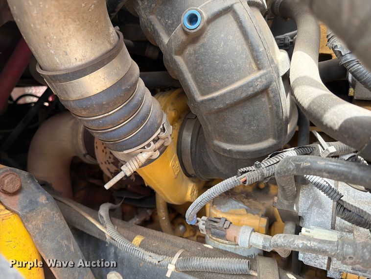 image for item EM0122 2003 Ford F650 utility / service truck