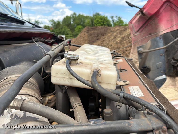 image for item EM0122 2003 Ford F650 utility / service truck