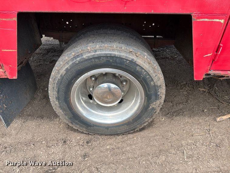image for item EM0122 2003 Ford F650 utility / service truck