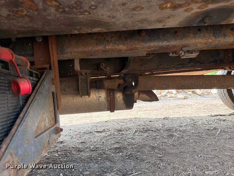 image for item EM0122 2003 Ford F650 utility / service truck