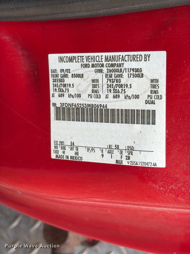 image for item EM0122 2003 Ford F650 utility / service truck