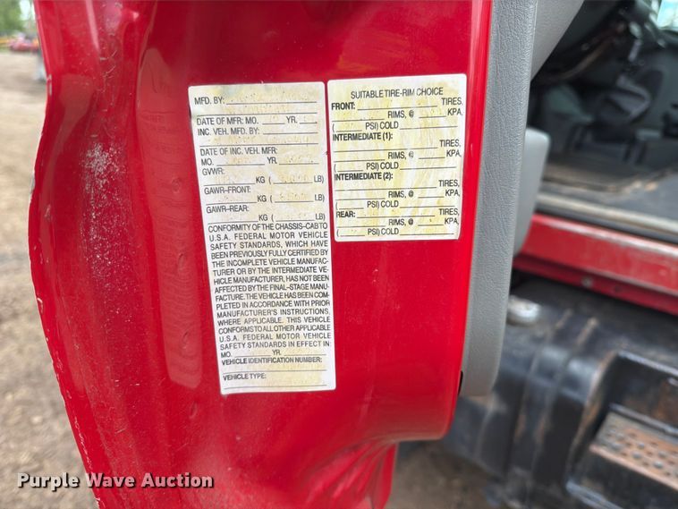 image for item EM0122 2003 Ford F650 utility / service truck