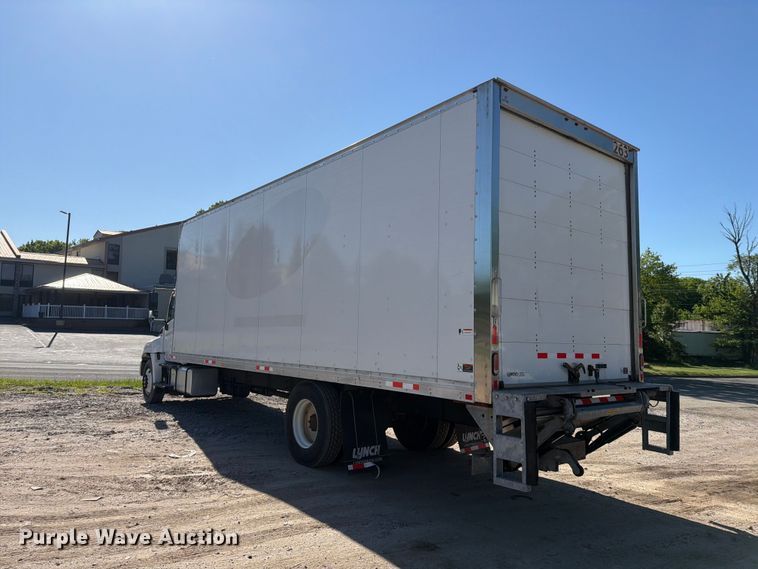 image for item EM0126 2020 Hino 268A box truck