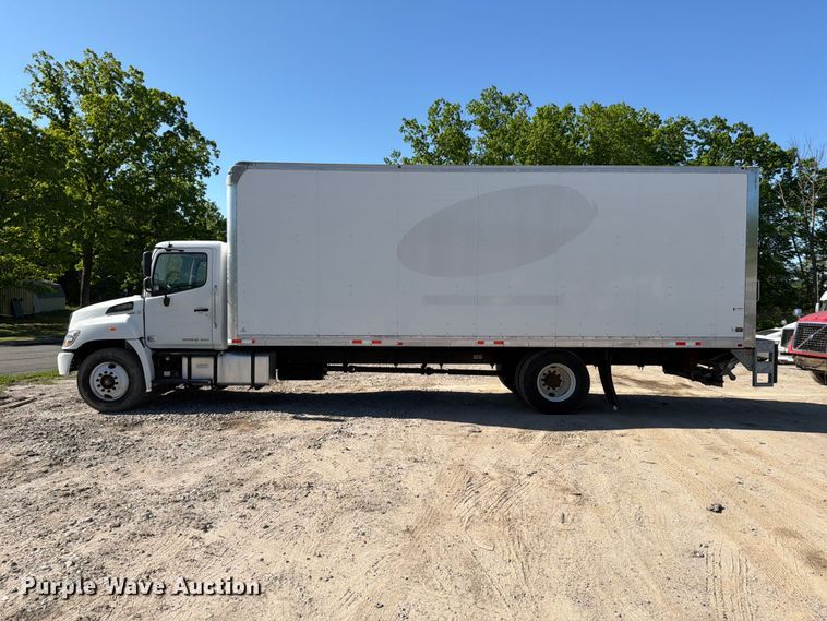 image for item EM0126 2020 Hino 268A box truck