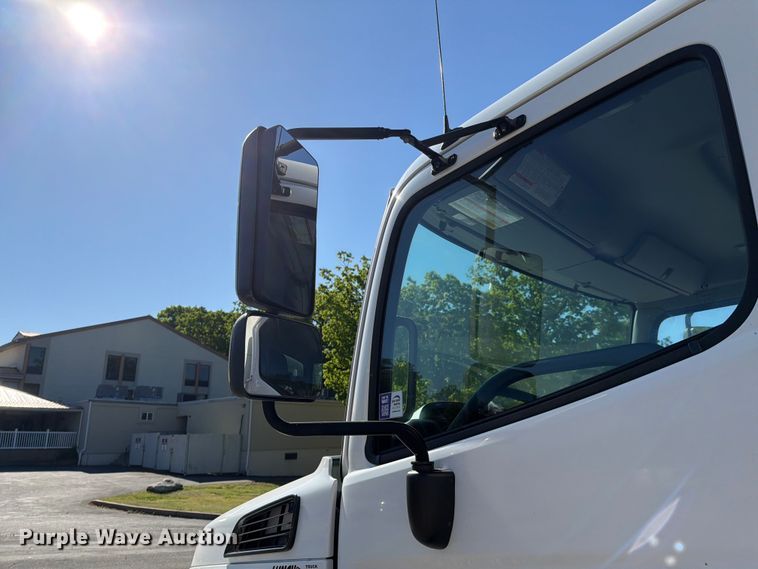 image for item EM0126 2020 Hino 268A box truck
